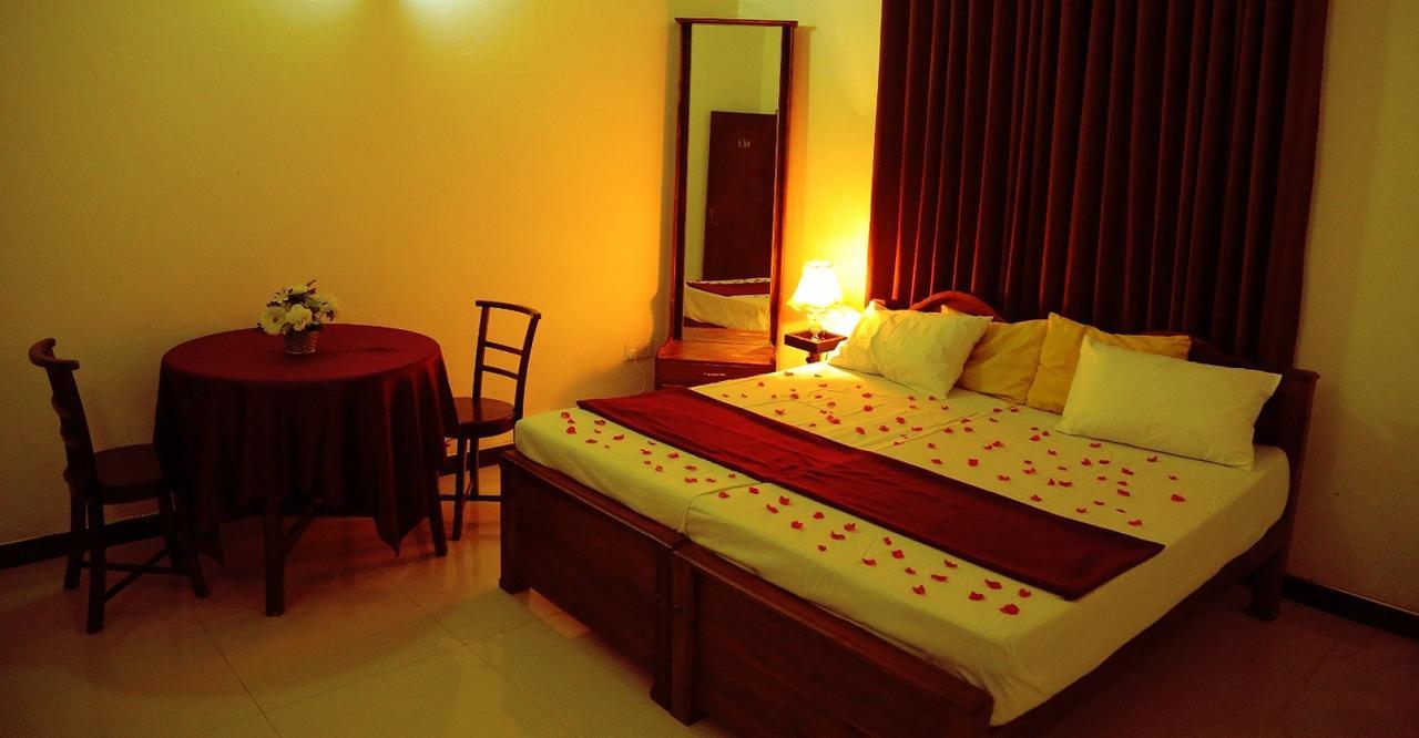 Grand Hilton Hotel Negombo Exteriér fotografie