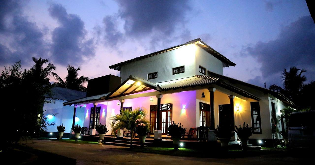 Grand Hilton Hotel Negombo Exteriér fotografie