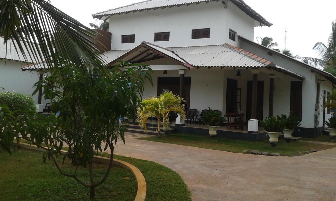 Grand Hilton Hotel Negombo Exteriér fotografie
